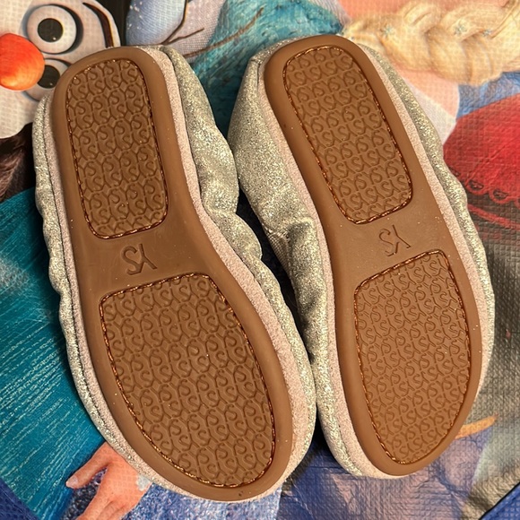 Baby New! Girls Yosi Samra Silver Ballet Flat 
6C comes with Frozen tote New. - Picture 7 of 10